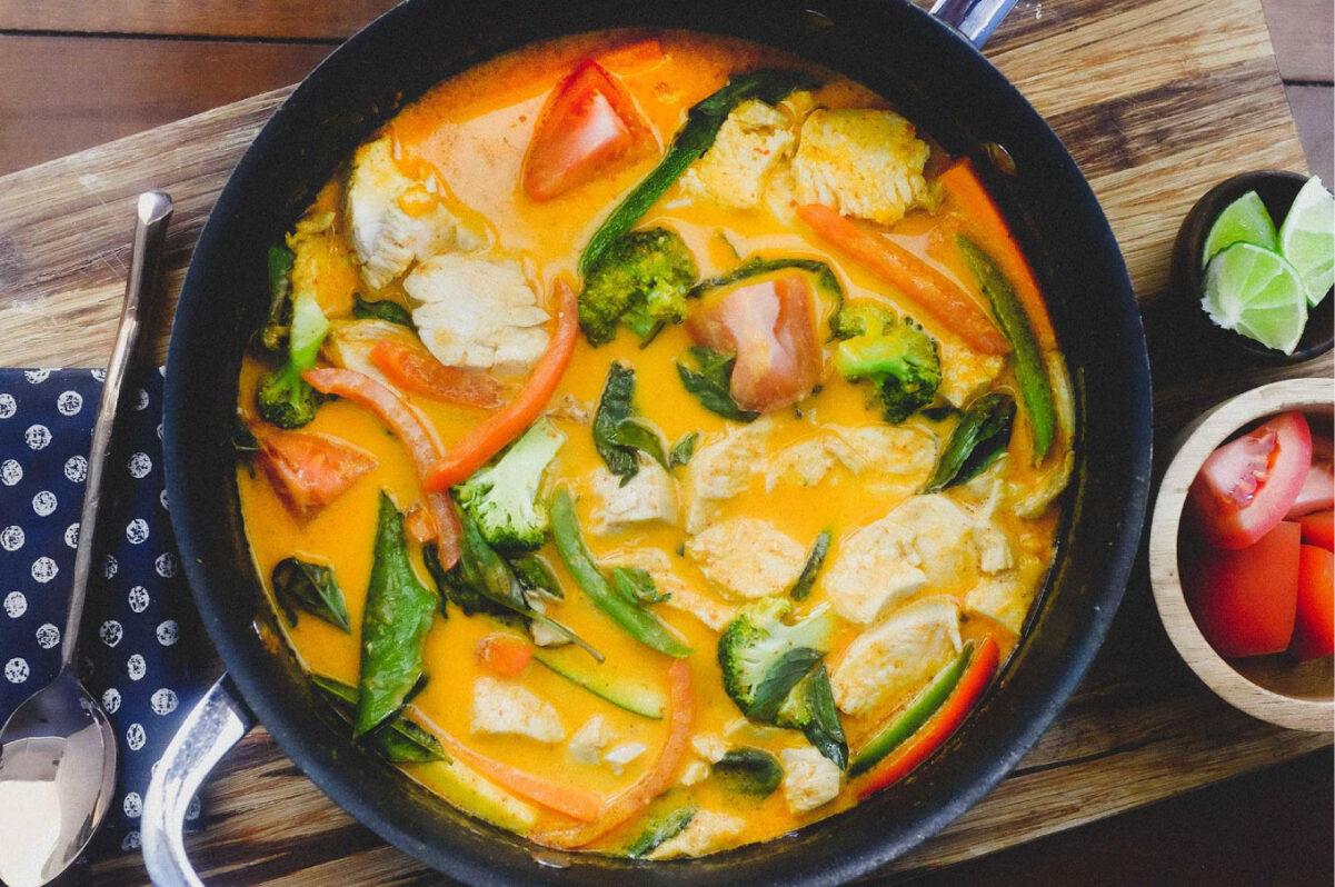 Paleo Thai Red Curry | www.themodernbuttery.com